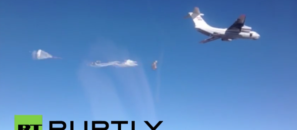 Syria: Russian planes airdrop 22 tonnes of humanitarian aid Syria: Russian planes airdrop 22 tonnes of humanitarian aid - Sputnik International