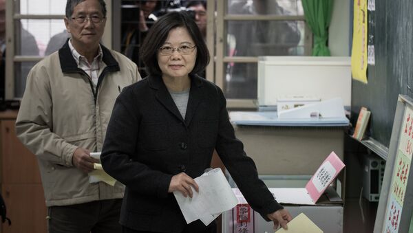 Democratic Progressive Party (DPP) presidential candidate Tsai Ing-wen casts her vote in New Taipei City - Sputnik International