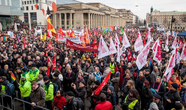 Peple gather in the center of Stuttgart, Germany during a rally to support refugees Saturday Jan. 16, 2016 Peple gather in the center of Stuttgart, Germany during a rally to support refugees Saturday Jan. 16, 2016 - Sputnik International