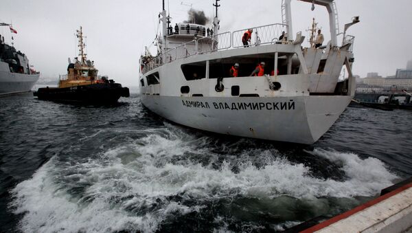 The Admiral Vladimirsky research vessel moors in Vladivostok - Sputnik International