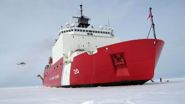 US Coast Guard handout file image received 05 August, 2007, shows the 420-foot (128m) Coast Guard cutter Healy the largest and most technically advanced icebreaker in the US - Sputnik International