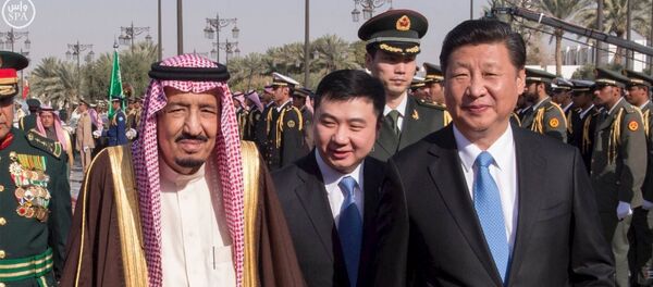 Saudi King Salman (L) walks with Chinese President Xi Jinping during a welcoming ceremony in Riyadh January 19, 2016 Saudi King Salman (L) walks with Chinese President Xi Jinping during a welcoming ceremony in Riyadh January 19, 2016 - Sputnik International