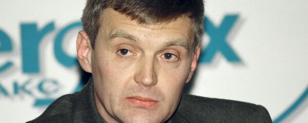 Alexander Litvinenko, then an officer of Russia's state security service FSB, attends a news conference in Moscow in this November 17, 1998 file picture - Sputnik International