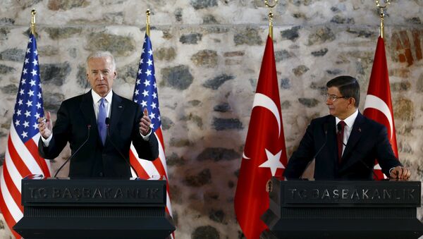 U.S. Vice President Joe Biden (L) speaks during a joint news conference with Turkish Prime Minister Ahmet Davutoglu in Istanbul, Turkey - Sputnik International