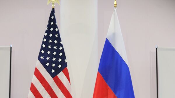 US and Russian flags - Sputnik International