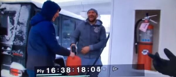 Alex Ovechkin's Plowing His Neighbors' Driveways During the D.C. Storm - Sputnik International