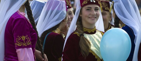 Women in national dresses on City Day in Sudak, Crimea - Sputnik International