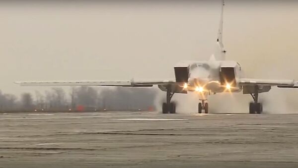 Footage of a Russian Tu-22M3 taking off to attack terrorist targets in Syria - Sputnik International