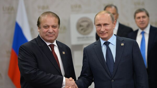 President of the Russian Federation Vladimir Putin meets with Nawaz Sharif, Prime Minister of the Islamic Republic of Pakistan - Sputnik International