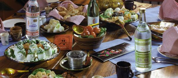 Russian cold appetizers, including the legendary Russian vodka and Russia's world-famous caviar. - Sputnik International