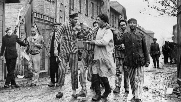 Second World War of 1939-1945. Soviet troops liberate the prisoners of the Nazi concentration camp Auschwitz-Birkenau (Poland) - Sputnik International