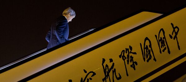U.S. Secretary of State John Kerry boards his plane as he leaves Beijing to return to Washington, Wednesday, Jan. 27, 2016 - Sputnik International