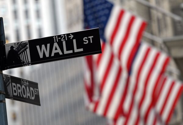 This file photo taken on January 07, 2016 shows a street sign at the corner of Wall and Broad Street across from the New York Stock Exchange - Sputnik International