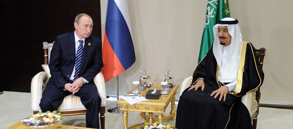 November 16, 2015.Vladimir Putin, left, President of the Russian Federation, with Salman bin Abdulaziz Al Saud, King of Saudi Arabia and Chairman of the Saudi Council of Ministers, during a meeting on the sidelines of the Group of 20 summit in Antalya, Turkey. - Sputnik International