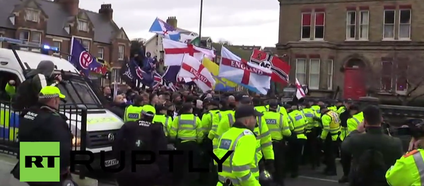 Violence erupts at National Front and far-right march in Dover, arrests made Violence erupts at National Front and far-right march in Dover, arrests made - Sputnik International