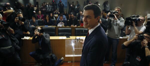 Spain's Socialist Party (PSOE) leader Pedro Sanchez poses before a news conference at Parliament in Madrid, Spain, February 2, 2016. Spain's Socialist Party (PSOE) leader Pedro Sanchez poses before a news conference at Parliament in Madrid, Spain, February 2, 2016. - Sputnik International