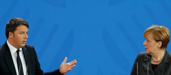 German Chancellor Angela Merkel and Italian Prime Minister Matteo Renzi address a news conference at the Chancellery in Berlin, Germany, January 29, 2016. - Sputnik International