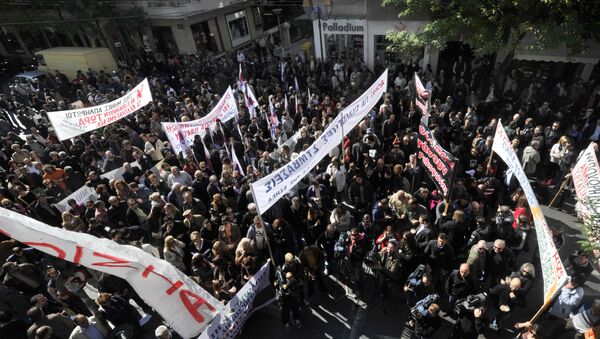Greek journalists gather outside their union building in Athens during their 24-hour strike on October 18, 2011 (File) - Sputnik International