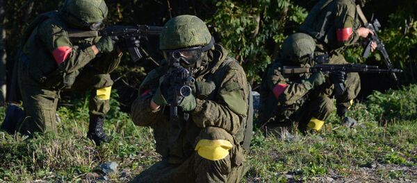 Servicemen of the task force units of the Eastern Military District during an operation to prevent hypothetical terrorists from getting to a Defense Ministry facility - Sputnik International