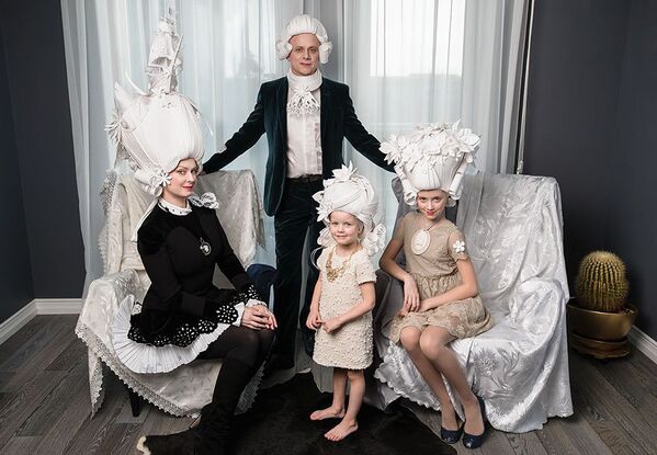 Extraordinary Paper Art: Baroque Wigs and Wedding Dresses - Sputnik International