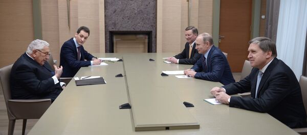 Russian President Vladimir Putin's meeting with former U.S. Secretary of State Henry Kissinger - Sputnik International