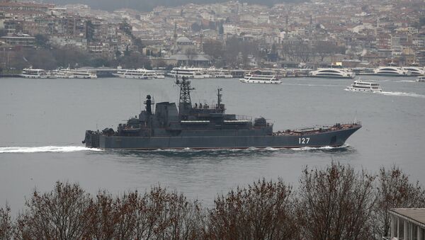The Russian Navy landing ship Minsk sets sail in the Bosphorus, on its way to Mediterranean Sea, in Istanbul, Turkey, January 6, 2016 - Sputnik International