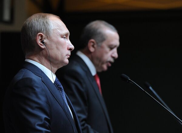 December 1, 2014. Russian President Vladimir Putin, left, and President of Turkey Recep Tayyip Erdogan at the concluding news conference in Ankara December 1, 2014. Russian President Vladimir Putin, left, and President of Turkey Recep Tayyip Erdogan at the concluding news conference in Ankara - Sputnik International