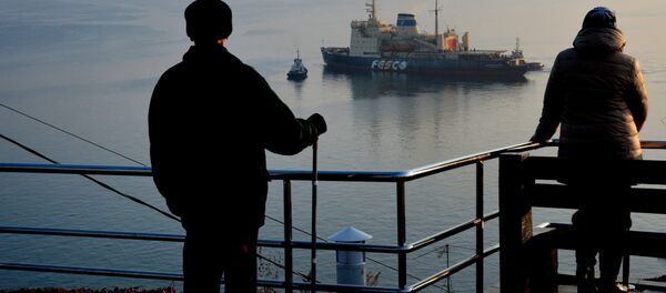 The Arctic icebreaker Admiral Makarov of the Far Eastern Shipping Company sails out from Vladivostok - Sputnik International