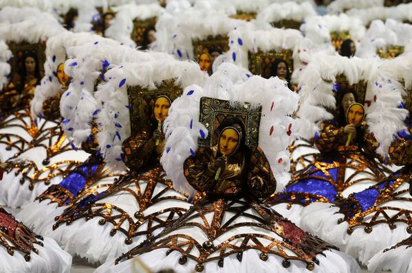 Get Ready to Sweat! Brazil Goes All Out in Carnival Extravaganza Get Ready to Sweat! Brazil Goes All Out in Carnival Extravaganza - Sputnik International