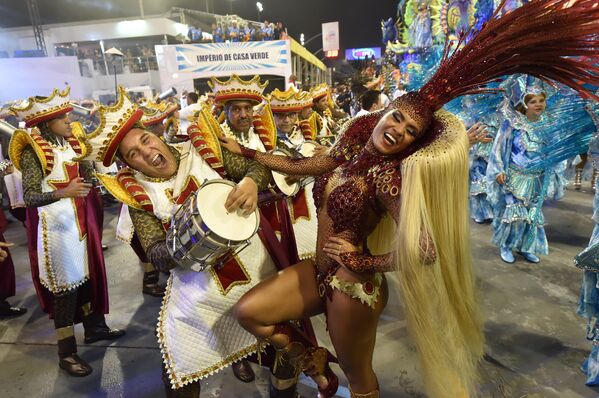 Get Ready to Sweat! Brazil Goes All Out in Carnival Extravaganza Get Ready to Sweat! Brazil Goes All Out in Carnival Extravaganza - Sputnik International