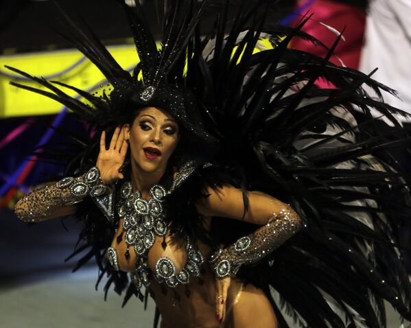 Get Ready to Sweat! Brazil Goes All Out in Carnival Extravaganza Get Ready to Sweat! Brazil Goes All Out in Carnival Extravaganza - Sputnik International