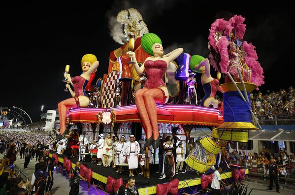 Get Ready to Sweat! Brazil Goes All Out in Carnival Extravaganza Get Ready to Sweat! Brazil Goes All Out in Carnival Extravaganza - Sputnik International