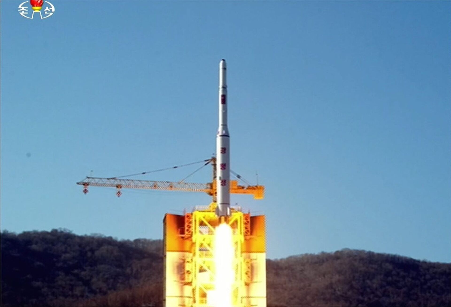 North Korea's rocket launch of earth observation satellite Kwangmyong 4 - Sputnik International, 1920, 13.09.2023