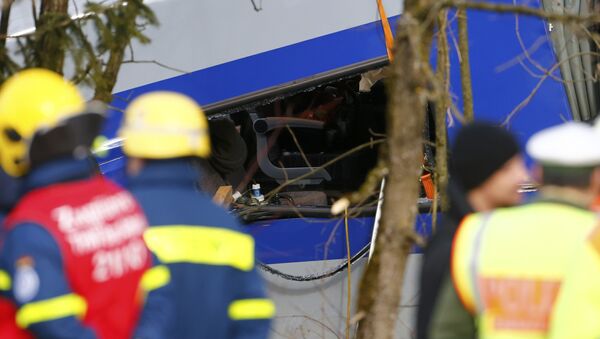 Members of emergency services work at the site of the two crashed trains near Bad Aibling in southwestern Germany - Sputnik International
