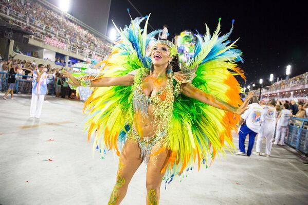 The Passion of Dance: Samba Parade at the Rio Carnival - Sputnik International