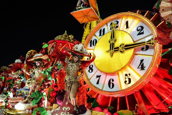 The Passion of Dance: Samba Parade at the Rio Carnival - Sputnik International