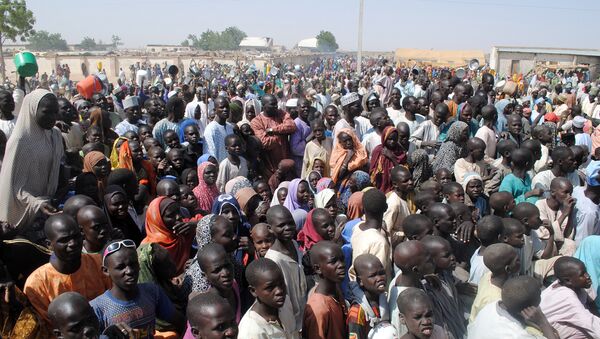 Internally Displaced Persons (IDP) mostly women and children stand waiting for food at Dikwa Camp, in Borno State in north-eastern Nigeria, on February 2, 2016. - Sputnik International
