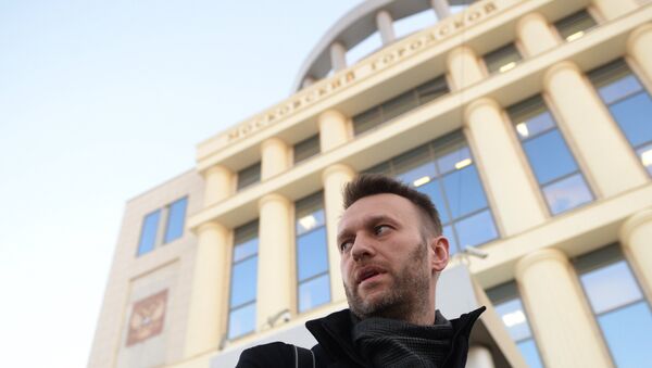 Lawyer and politician Alexei Navalny is seen near the Moscow City Court building - Sputnik International