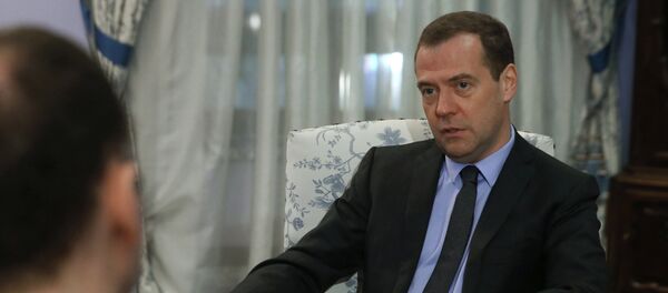 Prime Minister Medvedev gives interview to German daily Handelsblatt Prime Minister Medvedev gives interview to German daily Handelsblatt - Sputnik International