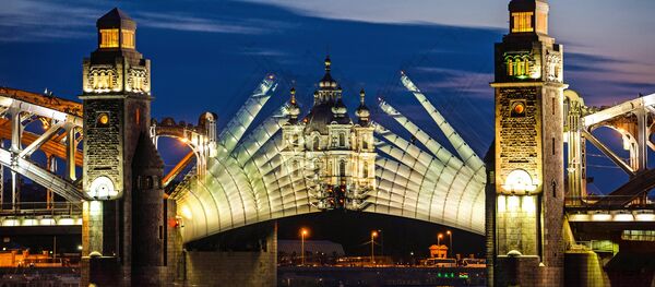 St Peter the Great Bridge drawn in St Petersburg - Sputnik International