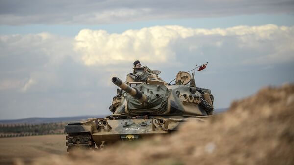 Turkish army tanks take position near the Syrian border (file photo) - Sputnik International