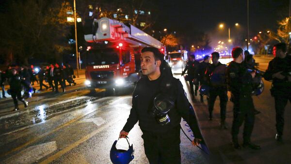 Cars of emergency services arrive after an explosion in Ankara, Turkey - Sputnik International