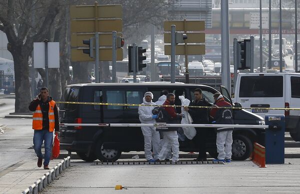 Forensic experts arrive at the site of last night's explosion in Ankara, Turkey - Sputnik International