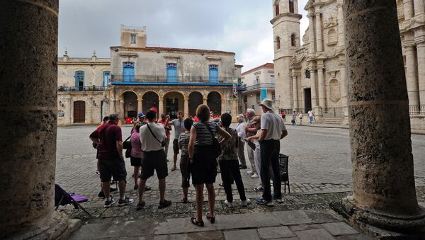 Tourists visit the Old Havana, on December 16, 2015 - Sputnik International