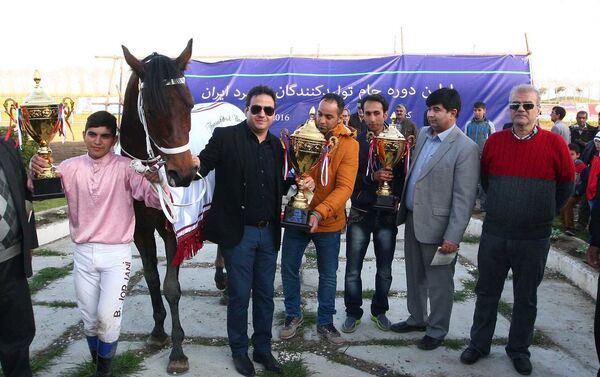 Horse Racing Season Off to a Start in Iran - Sputnik International