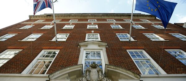 A general view of Europe House, the EU representative office to Britain, flying the flags of the United Kingdom and Europe, in London, Thursday, Feb. 18, 2016 A general view of Europe House, the EU representative office to Britain, flying the flags of the United Kingdom and Europe, in London, Thursday, Feb. 18, 2016 - Sputnik International