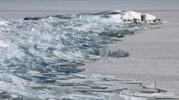  Lake Superior Ice Stacking - Sputnik International