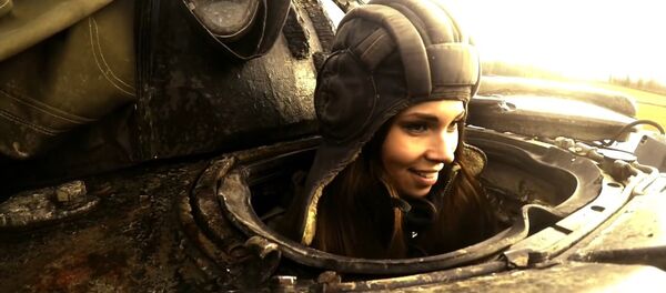 MOOTTORI & Viivi Pumpanen koeajaa: T55 AM -taistelupanssarivaunu - Sputnik International