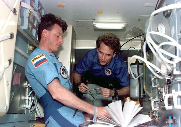 Gateway to the Stars: Founding Anniversary of Russian Space Station Mir - Sputnik International