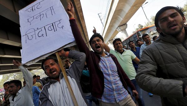 Demonstrators from the Jat community shout slogans during a protest in New Delhi, India, February 21, 2016 - Sputnik International